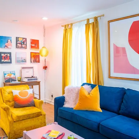 Stylish, Artsy Bungalow Central Eastside